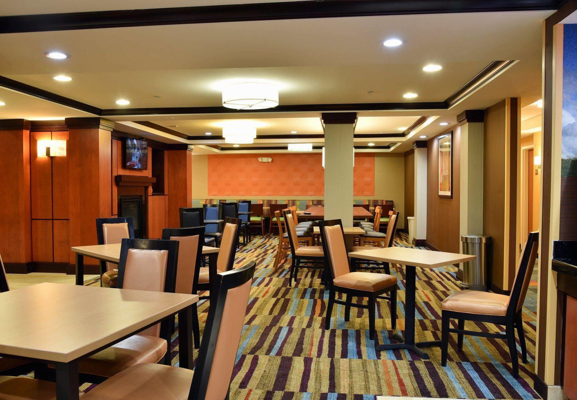 Fairfield Inn Hartford Airport Windsor Locks Exterior foto